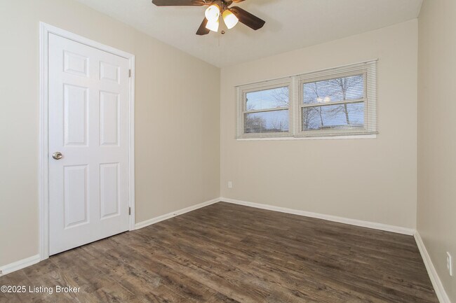 Building Photo - 5806 Alanadale Dr