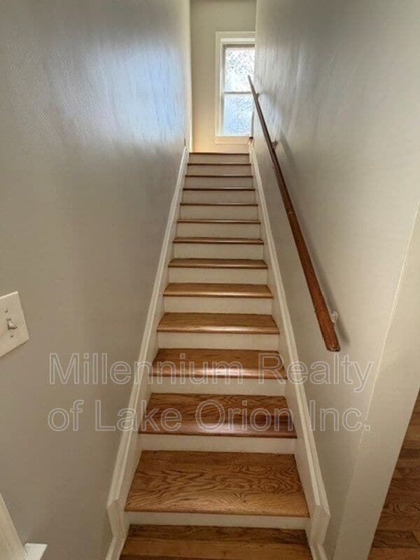 Building Photo - 27 Sylvan Ct