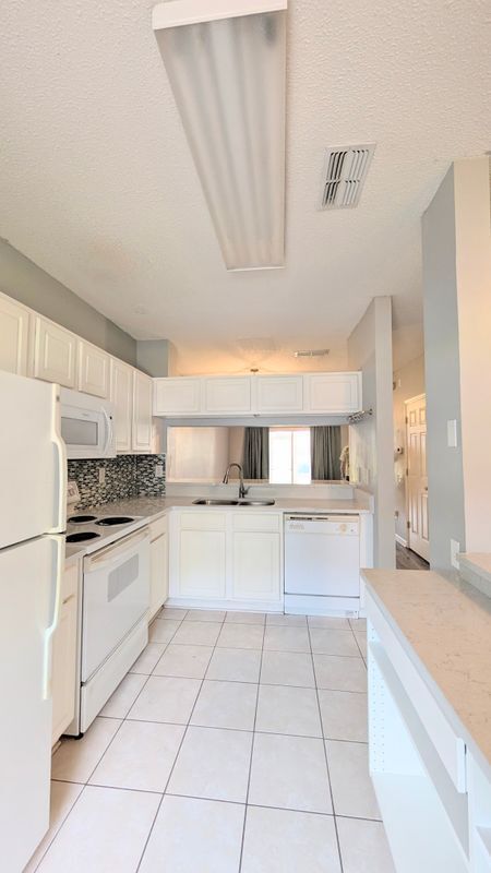 Building Photo - 12311 Kensington Lakes Dr