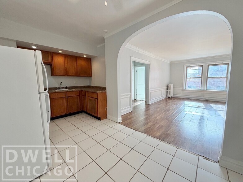 Building Photo - 2325 N Commonwealth Ave