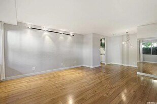 Building Photo - 87 W 300 N
