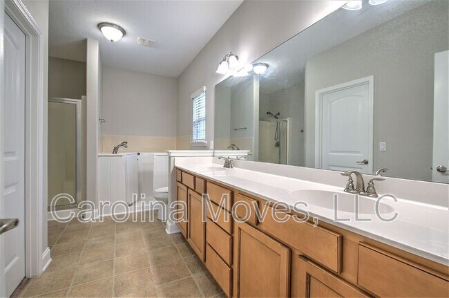 Building Photo - 836 Bayshore Ln