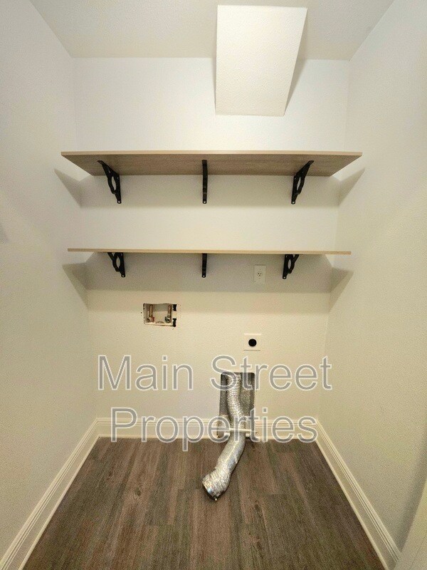 Building Photo - 313 N Navy Blvd