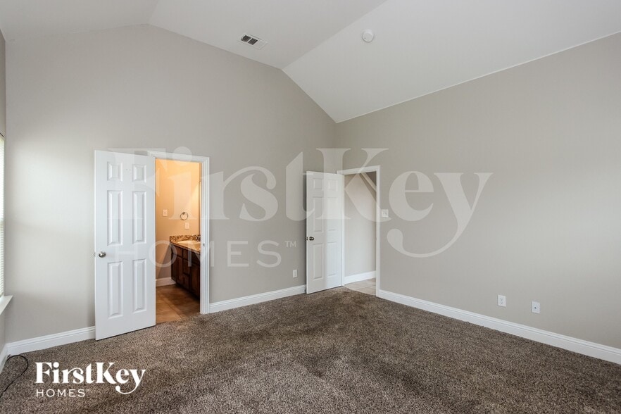 Building Photo - 1215 Jewel Ln