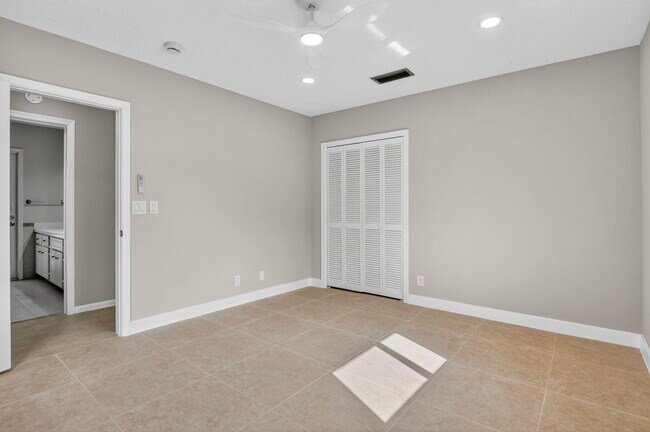 Building Photo - 1544 NW 9th St