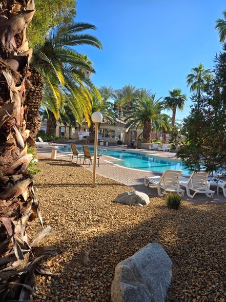 Building Photo - 6480 Annie Oakley Dr