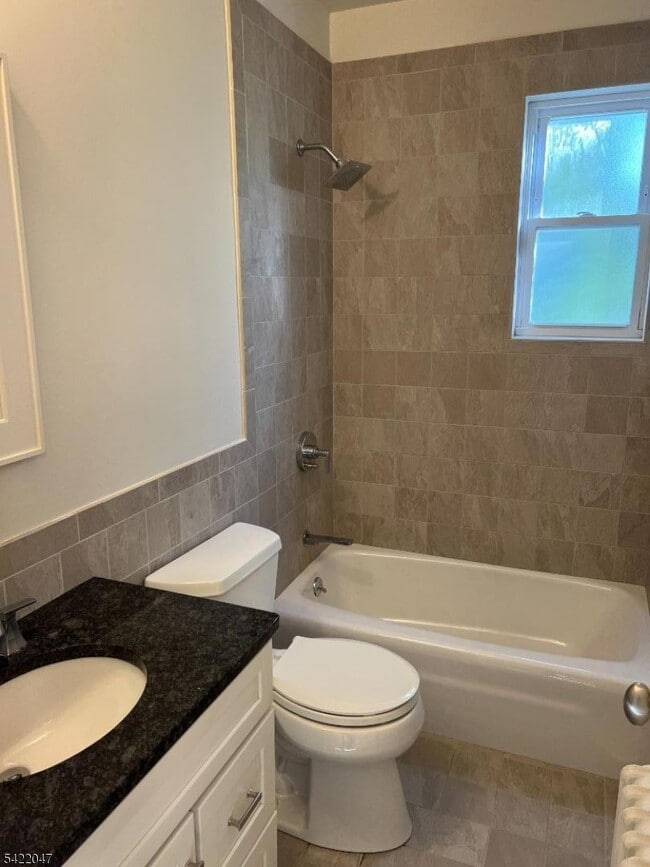 Building Photo - 17 Mountain View Pl