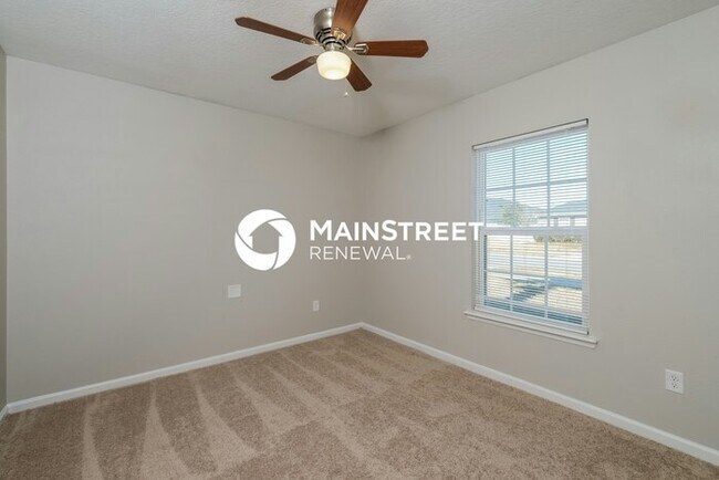 Building Photo - 4 Bedroom Pet-Friendly Home in Yulee, FL with Main Street Renewal