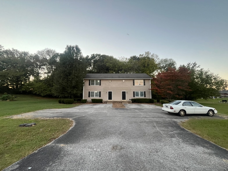 Primary Photo - 104 Fremont Ln