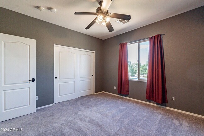 Building Photo - 6922 S Black Hills Way