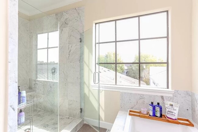 Building Photo - 5309 Blossom St