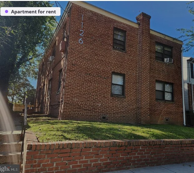 Building Photo - 1126 48th Pl NE