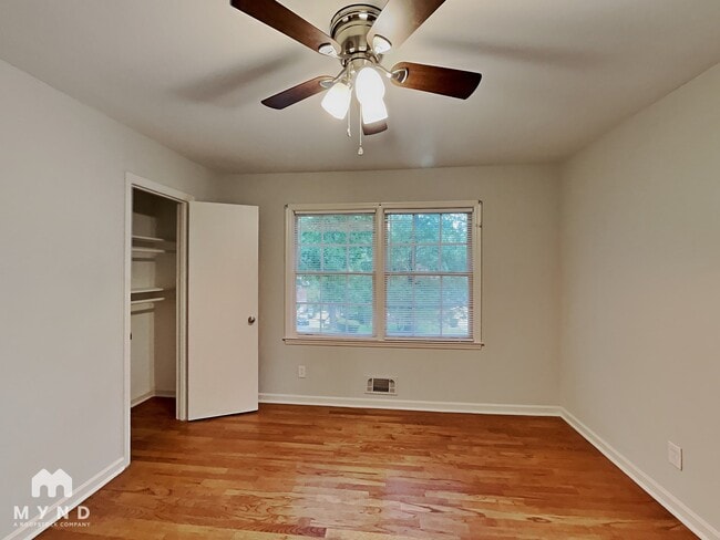 Building Photo - 6489 Lynn Dale Ln