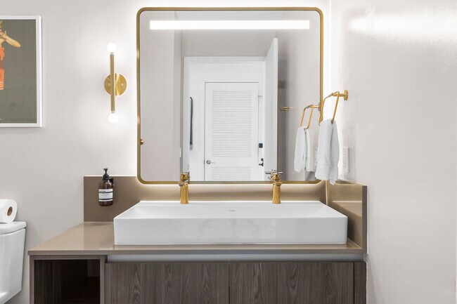 Building Photo - 159 NE 6th St