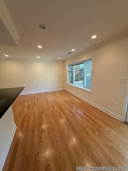 Building Photo - 148 Independence Dr