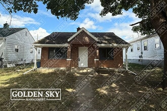 Building Photo - 1116 E 13th St