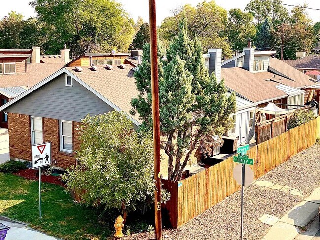 Building Photo - 1996 S Cherry St