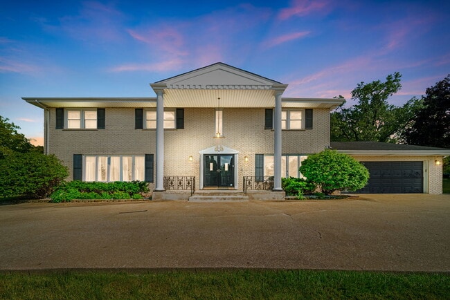 Building Photo - 16 Kingston Dr