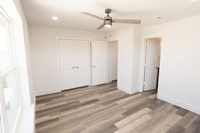 Building Photo - 3144 Wayside Ave