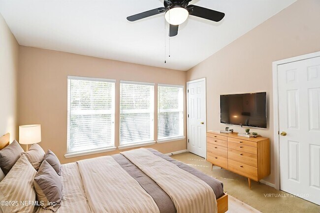 Building Photo - 8424 THORNBUSH Ct