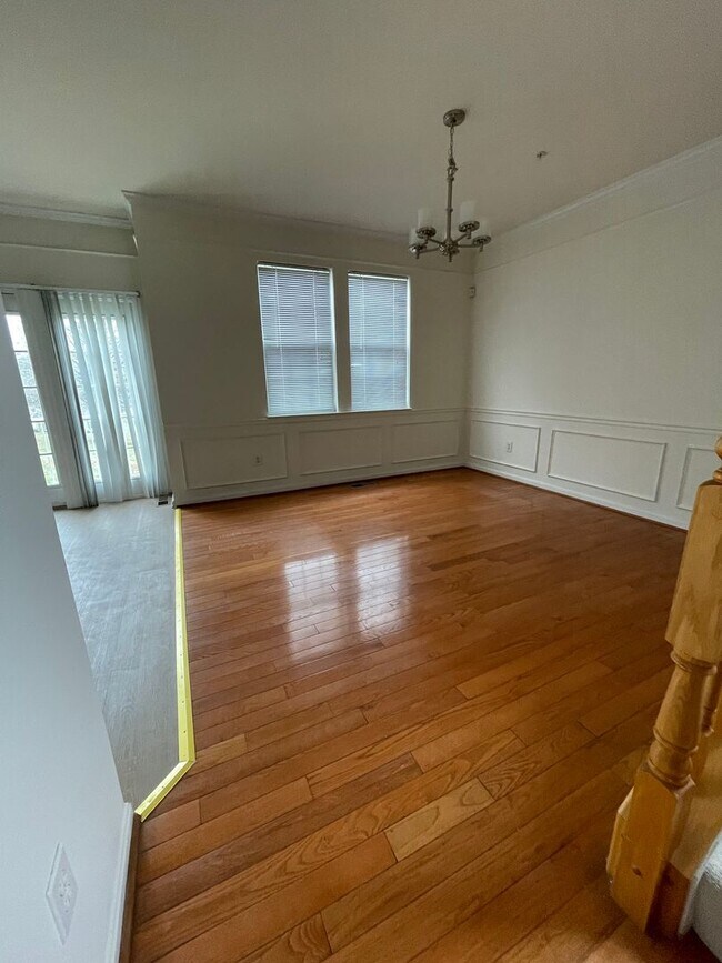 Building Photo - Spacious & Updated Home in the Heart of Hyattsville
