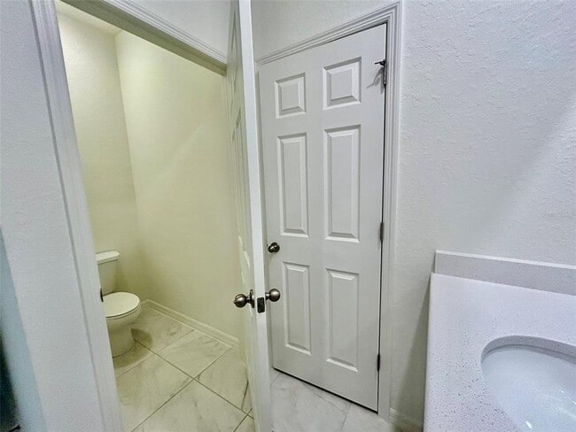 Building Photo - 2534 Longworthy Rd