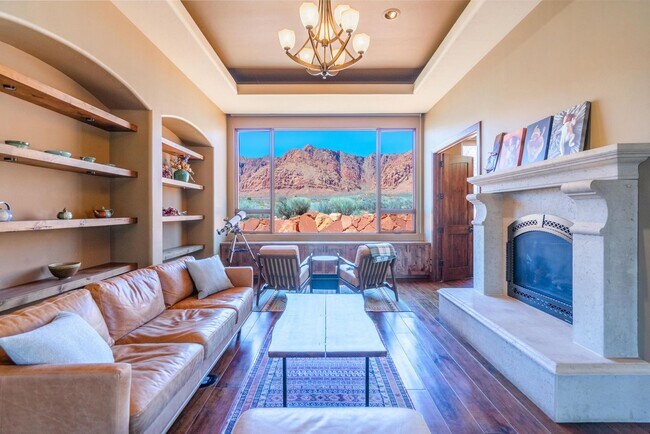Building Photo - Exquisite Custom Home in Prestigious Commu...