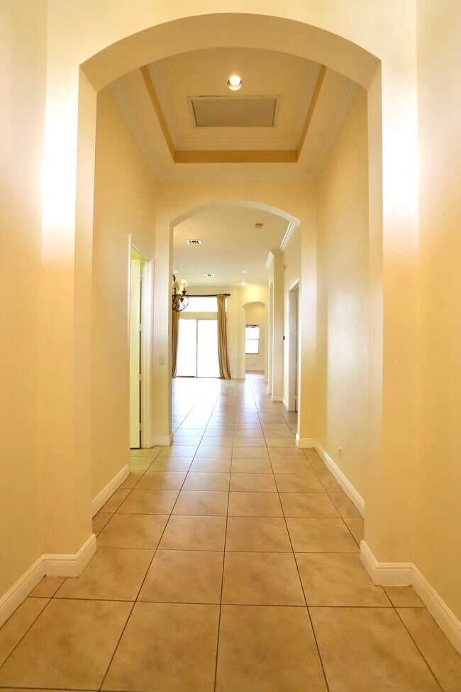 Building Photo - 7458 Via Luria