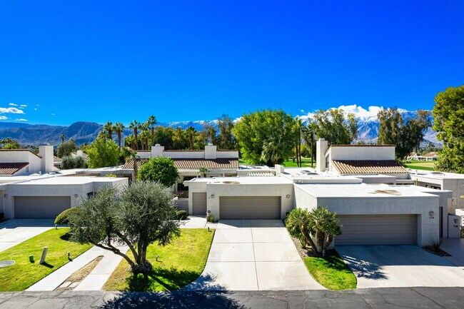 Building Photo - 717 Inverness Dr