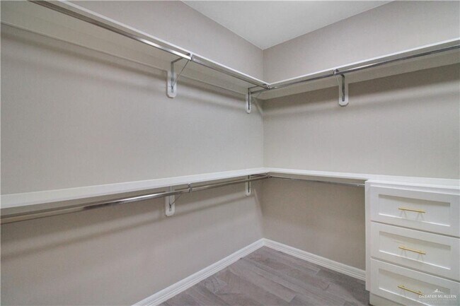 Building Photo - 26 N 35th St