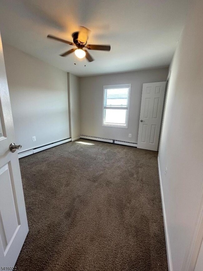 Building Photo - 404 S 5th St