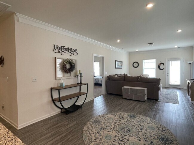 Building Photo - Gorgeous 3 Bedroom Home in Union Station Community!