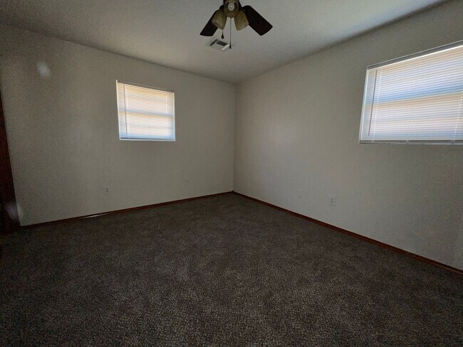 Building Photo - 6954 SW Forest- AVAILABLE NOW!