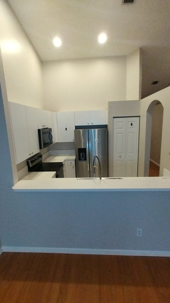 Building Photo - 350 E Coral Trace Cir