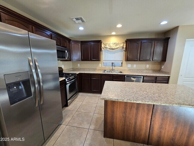 Building Photo - 4159 E Sandy Way