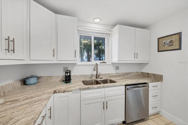 Building Photo - 500 S Washington Dr