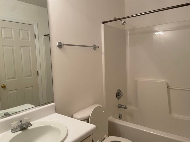 Building Photo - 212 E Middlebury Ln SW