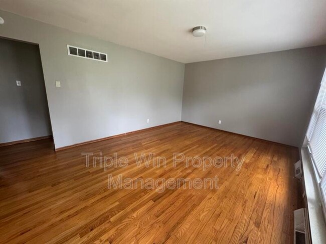 Building Photo - 10440 Gardo Ct