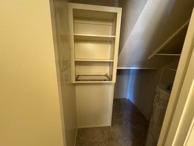 Building Photo - Maryvale 2br townhome