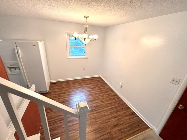 Building Photo - 1405 Webb Ridge Rd