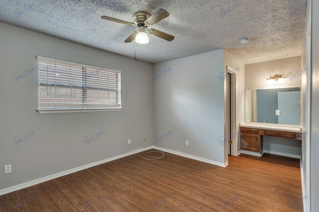 Building Photo - 5117 Bahama Dr