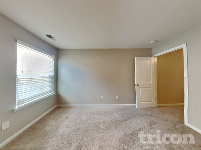 Building Photo - 1908 Northrop Dr