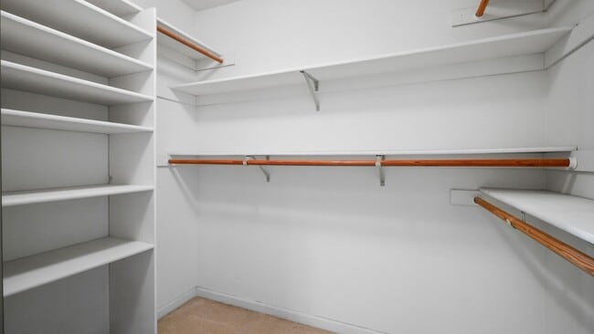 Building Photo - 4 BR/3BA Home in Laurel Creek with Park-Li...