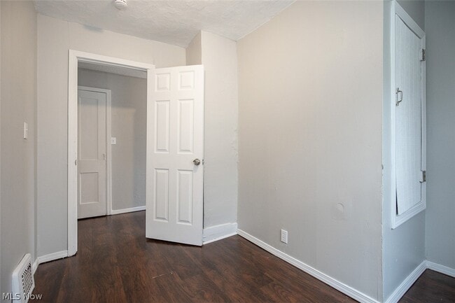 Building Photo - 3409 W 86th St