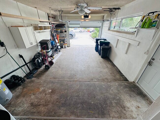 Building Photo - 3536 Belle Vista Dr E