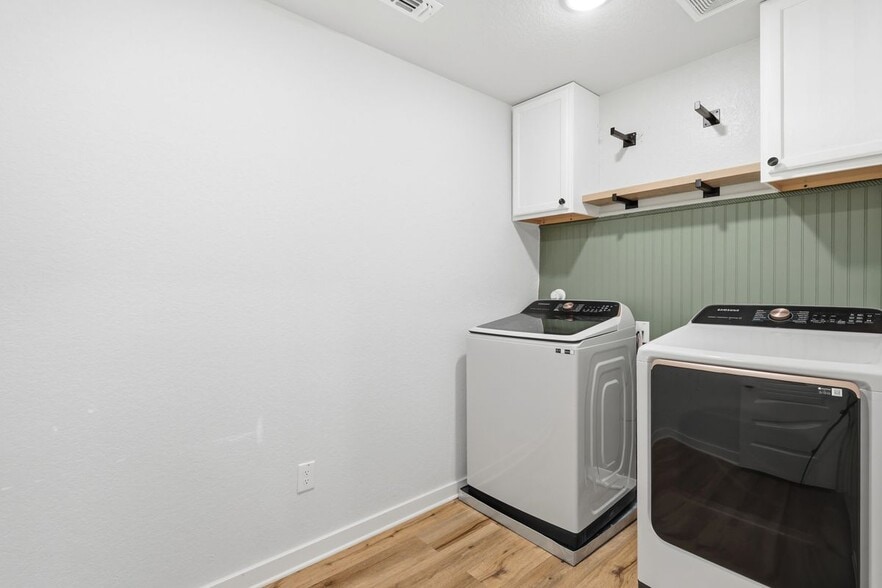 Building Photo - 3523 Rancho Grande