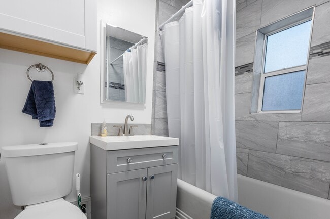 Building Photo - 722 S 700 E