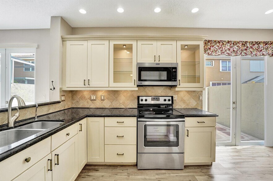 Building Photo - 1365 NW 154th Ln