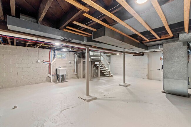 Building Photo - READY FOR MOVE IN! Don't miss this fully renovated 3-bedroom in Penn Hills!