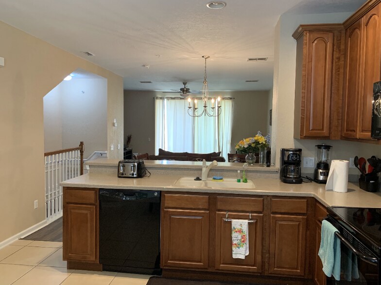 Building Photo - 8012 Cool Breeze Dr